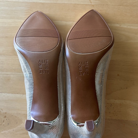 Naturalizer Gold Silver Leather Point Toe Heels size 8.5 - Picture 12 of 15